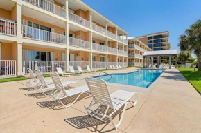 The Pelican Place - Amazing Views, Top Floor Condo
